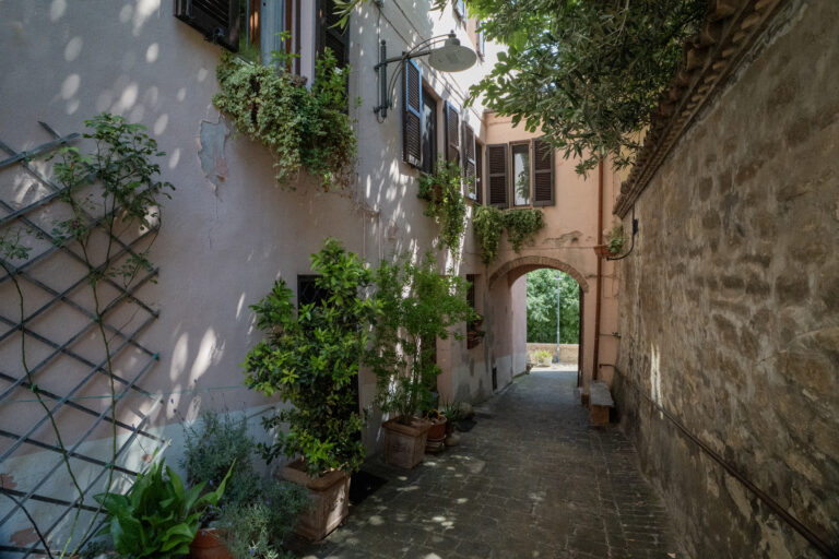 DSC00377 Piazza San Lorenzo 02