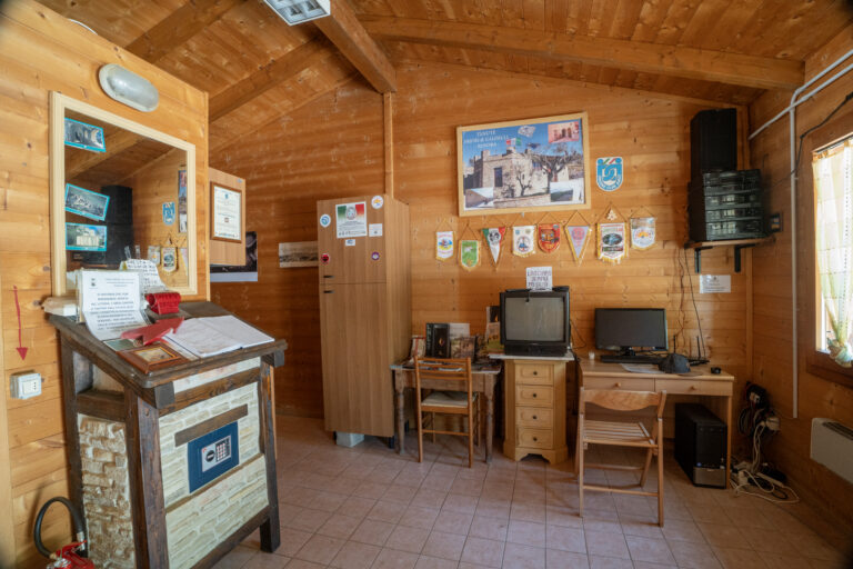 DSC00469 Loc no Loc via Colli 03