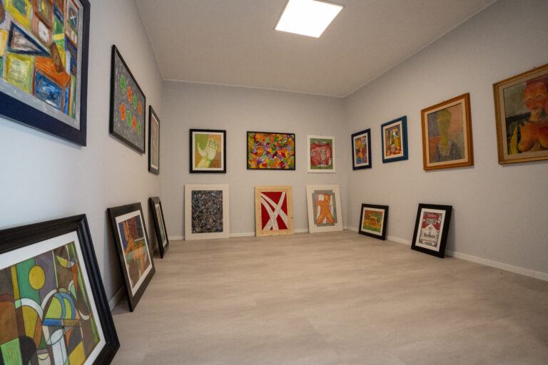 DSC00497 Galleria d'arte La Luce via Battisti 03